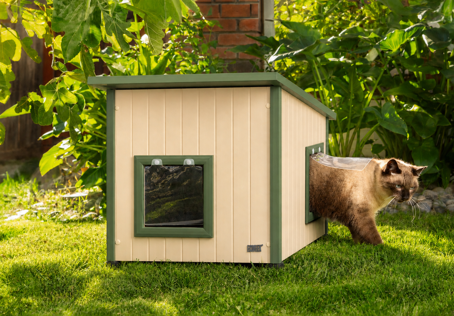 Dr. Pol™ ECOFLEX® Outdoor Cat House XL