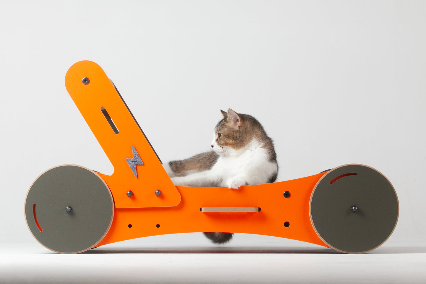 Purr & Play Kitty Trolley Scratcher